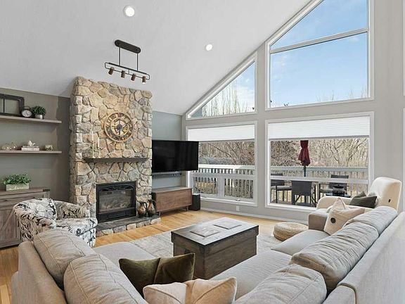 4th image of 68 Red Deer Ave