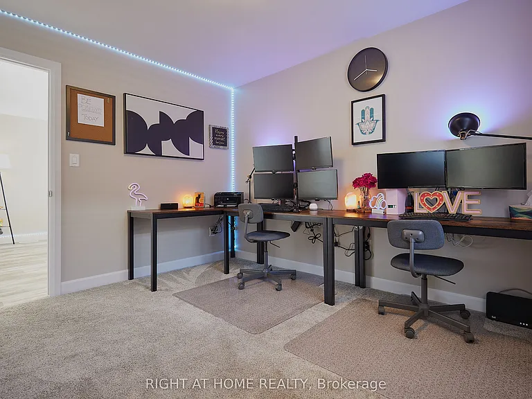 42 Moonstone Cres — Photo 17