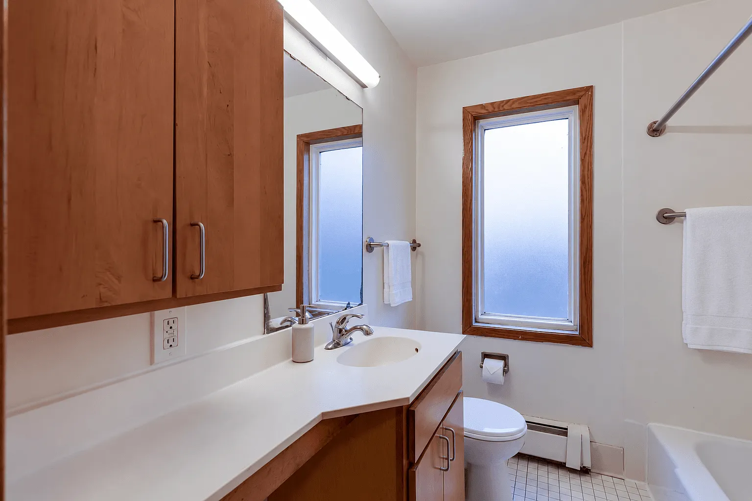 Rolling Hills Apartments — Photo 4