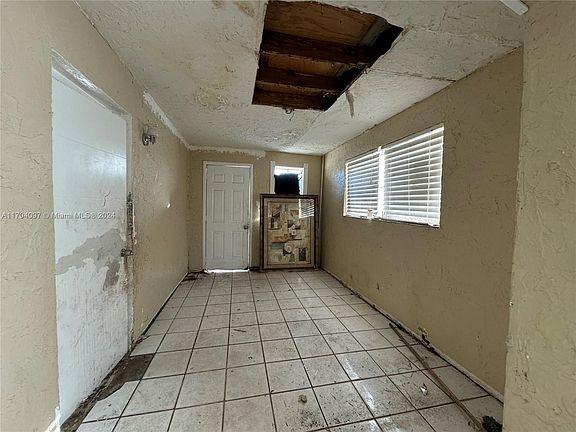 5th image of 152 NW 15th Ct