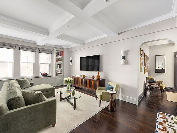 3rd image of 419 E 57th St APT 2D