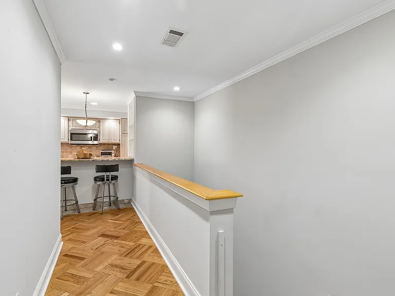 1740 Oakwood Ter #14I — Photo 23