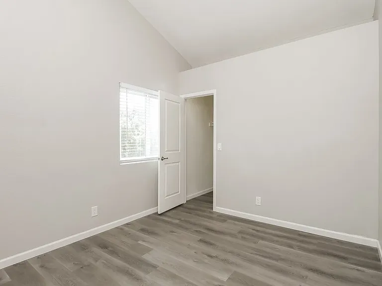 441 S Maple #48 — Photo 14