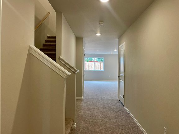 2nd image of 1377 Warner Ave SE