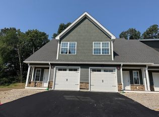 74 Rockingham Rd, Derry, NH 03038