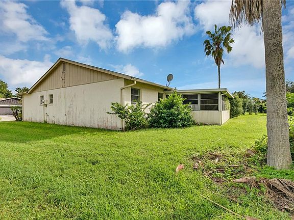 3rd image of 10620 Lazy Lake Dr