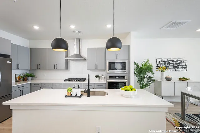 3 bed, 2.5 bath, 1953 sqft, $2,999 — Photo 3
