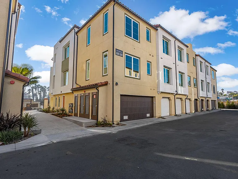 3201 Doheny Way — Photo 34