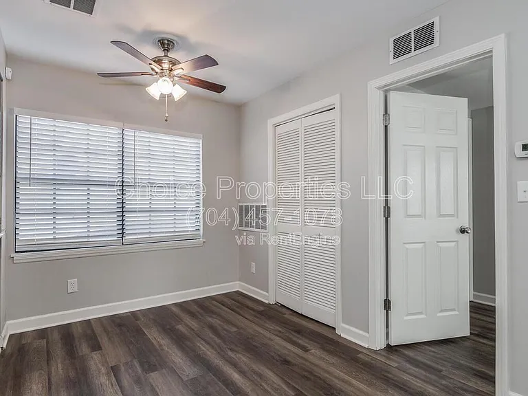 406 W 9th St #301 — Photo 8
