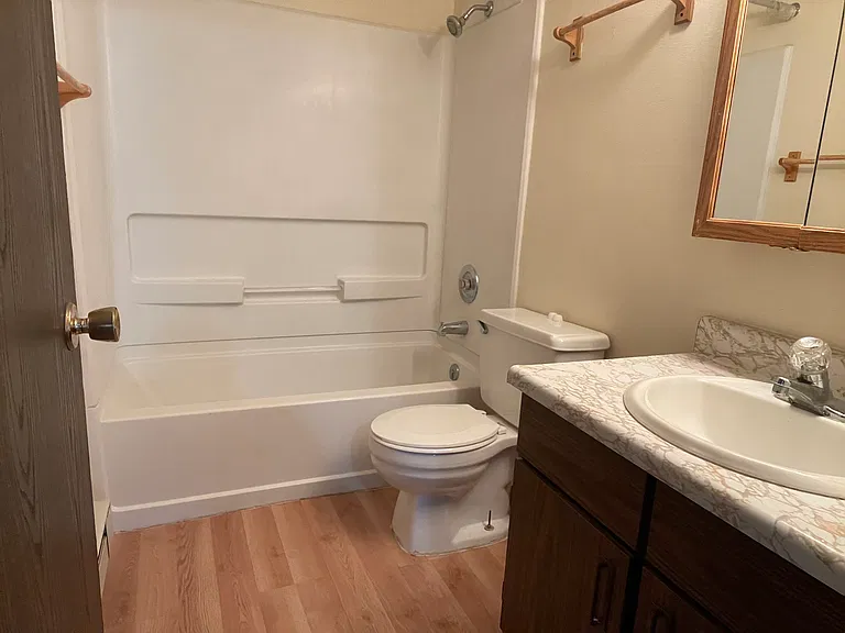 260 Honeysuckle St #4 — Photo 6