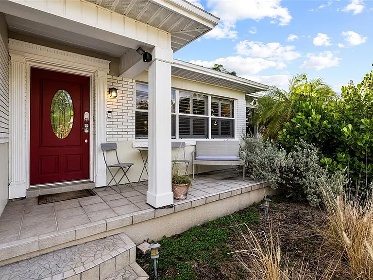 304 N Matanzas Ave — Photo 3