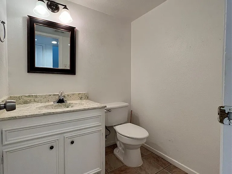 1908 Camden Ct #3 — Photo 10