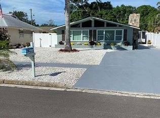 718 83rd St NW, Bradenton, FL 34209