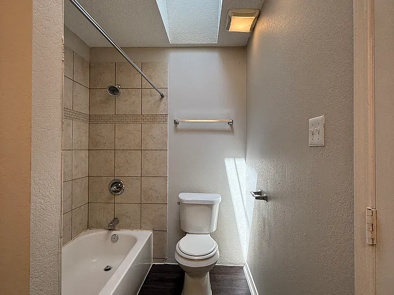 10206 Shayna Dr — Photo 17