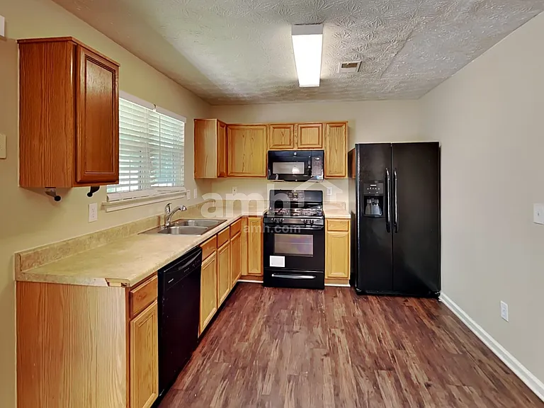 1626 Sparrow Wood Ln SW — Photo 3