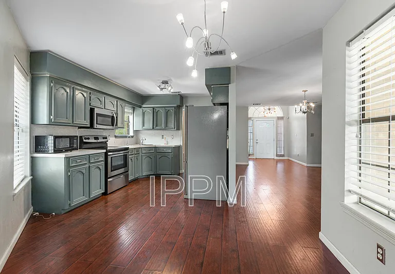 5233 Clearview Dr — Photo 3