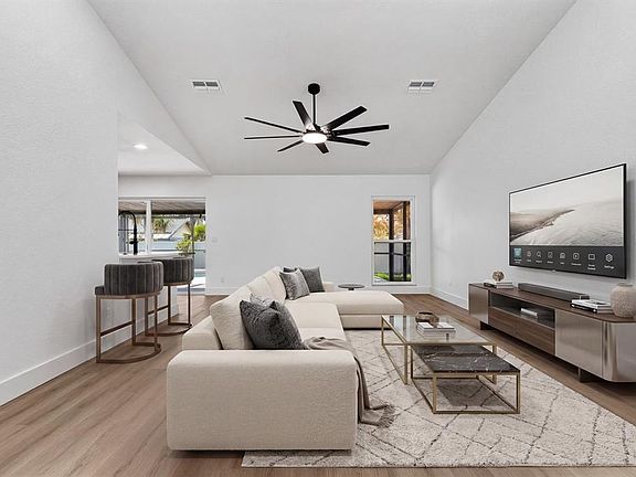 3rd image of 1043 Ridge View Ln