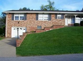 468 Hillcrest Dr, Latrobe, PA