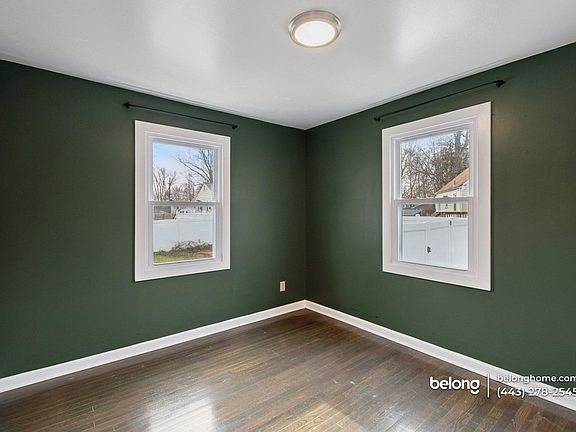 4th image of 14615 Crescent Dr