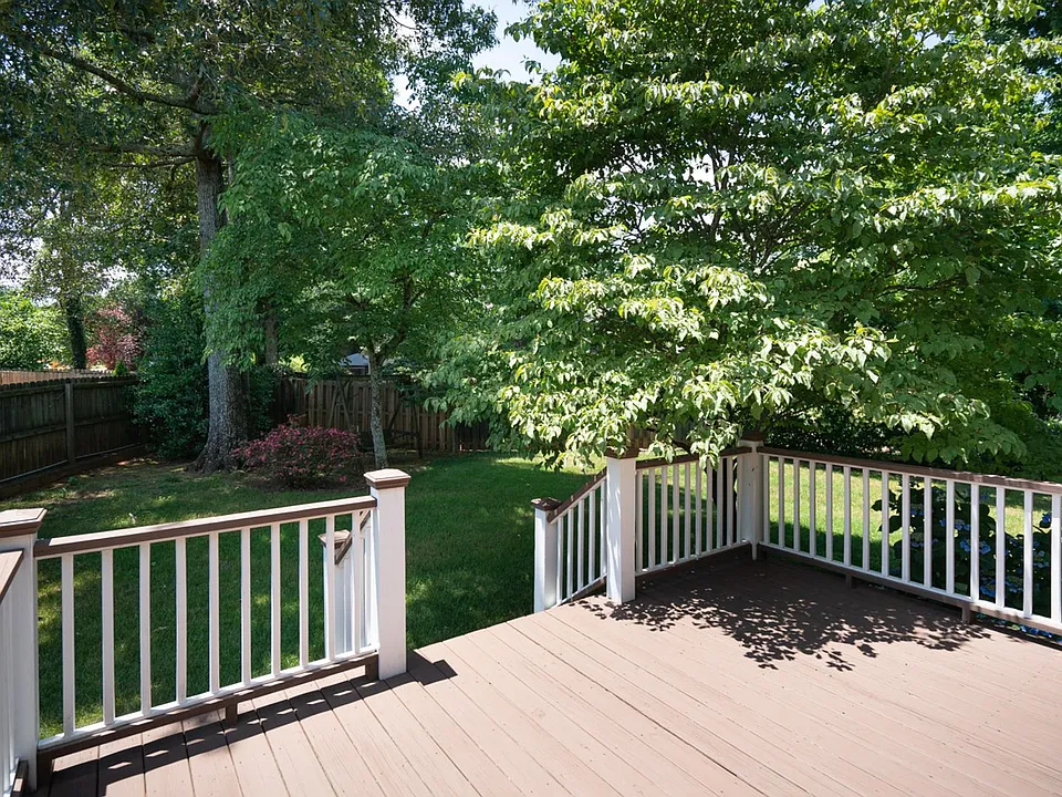 201 W Hypericum Ln