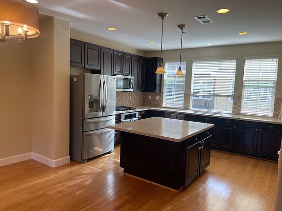 5th image of 205 Pender Ln