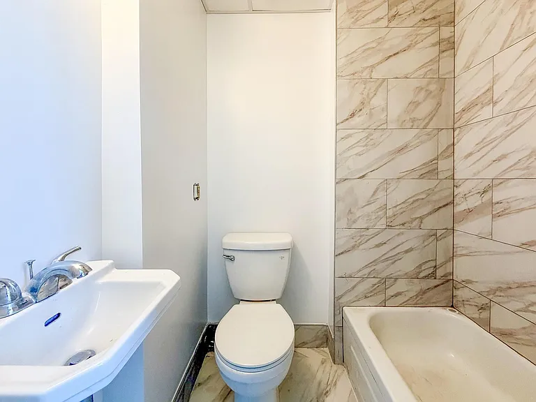 537 Park Ave #4 — Photo 8