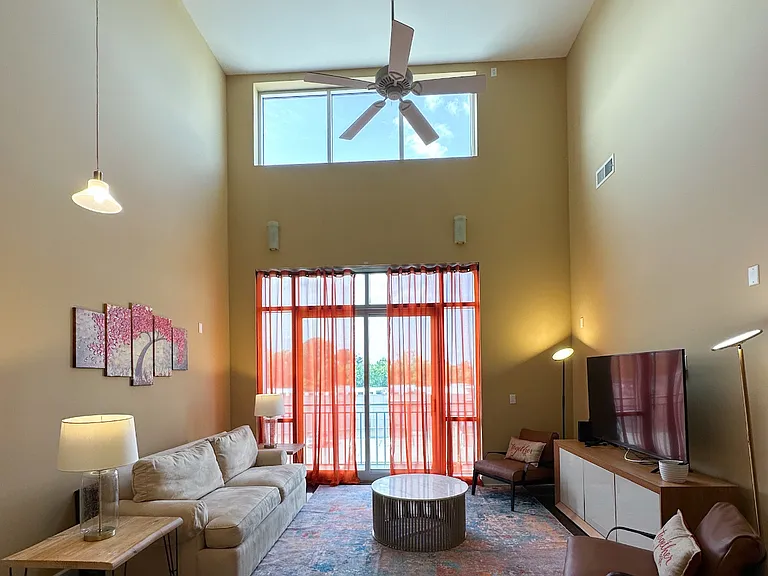 2608 Erwin Rd #403 — Photo 2