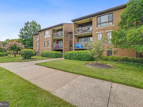 541 Florida Ave APT T4, Herndon, VA 20170