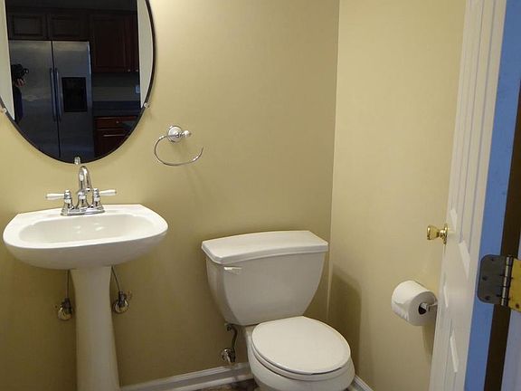 3rd image of 340 Gavin Dr
