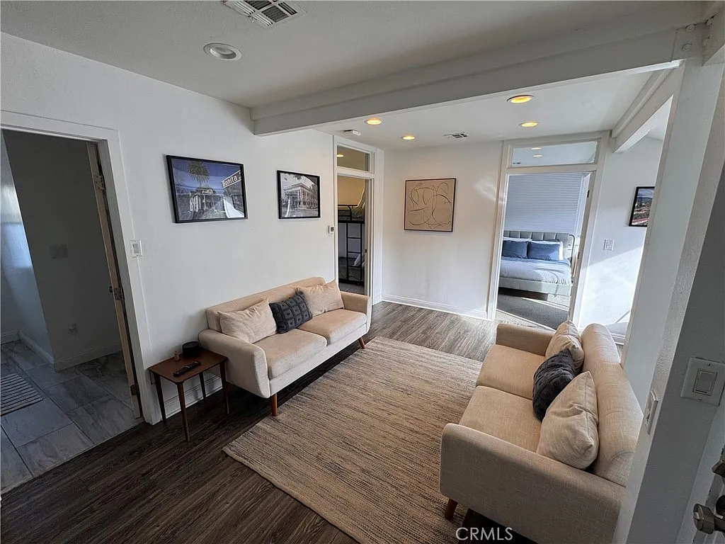 Building Photo - 409 Harvard Ave #301