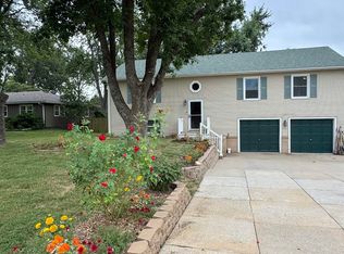 6231 SW 53rd St, Topeka, KS 66610