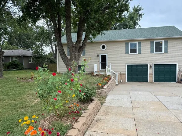 6231 SW 53rd St, Topeka, KS 66610