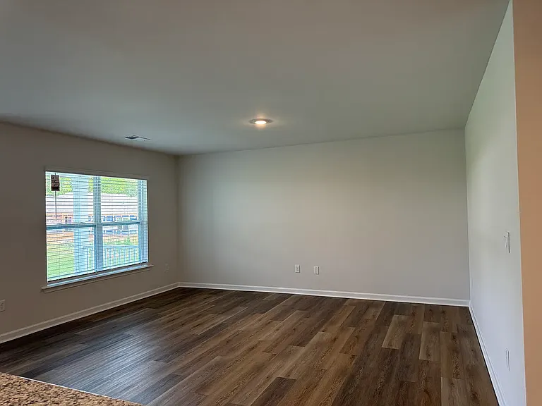 121 Cascade Ln — Photo 9