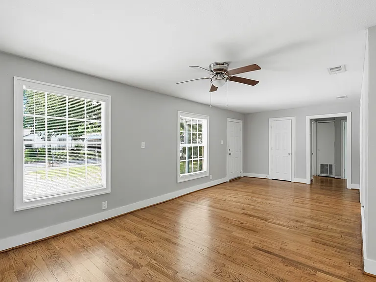 8120 Rayville Dr — Photo 6