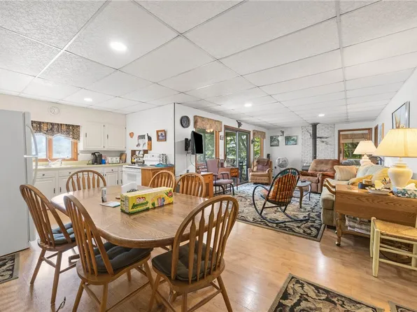 10753 E Bluff Dr, Penn Yan, NY 14527