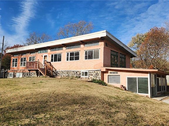 5th image of 16004 Valentine Ave