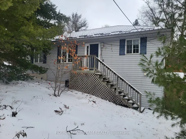 7706 Alfred St, Lambton Shores, ON N0M 2L0