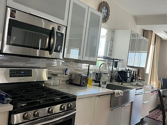 4th image of 8901 Eton Ave #11