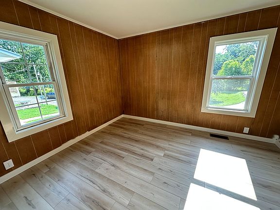 5th image of 1060 Stringtown Rd #D