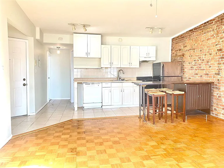 218 Newark Ave #4 — Photo 5