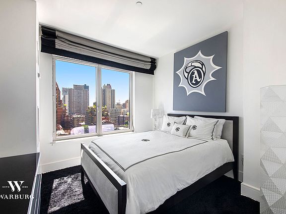 5th image of 255 E 74th St APT 10B