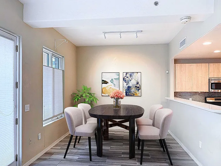 16 W Encanto Blvd #2 — Photo 6