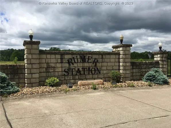 468 Rumer Sta, Red House, WV 25168
