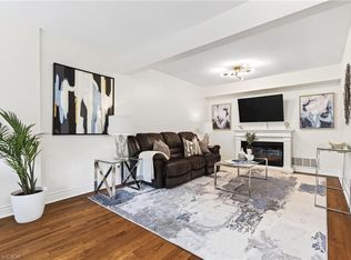 823 Hyde Rd, Burlington, ON L7S 1S6