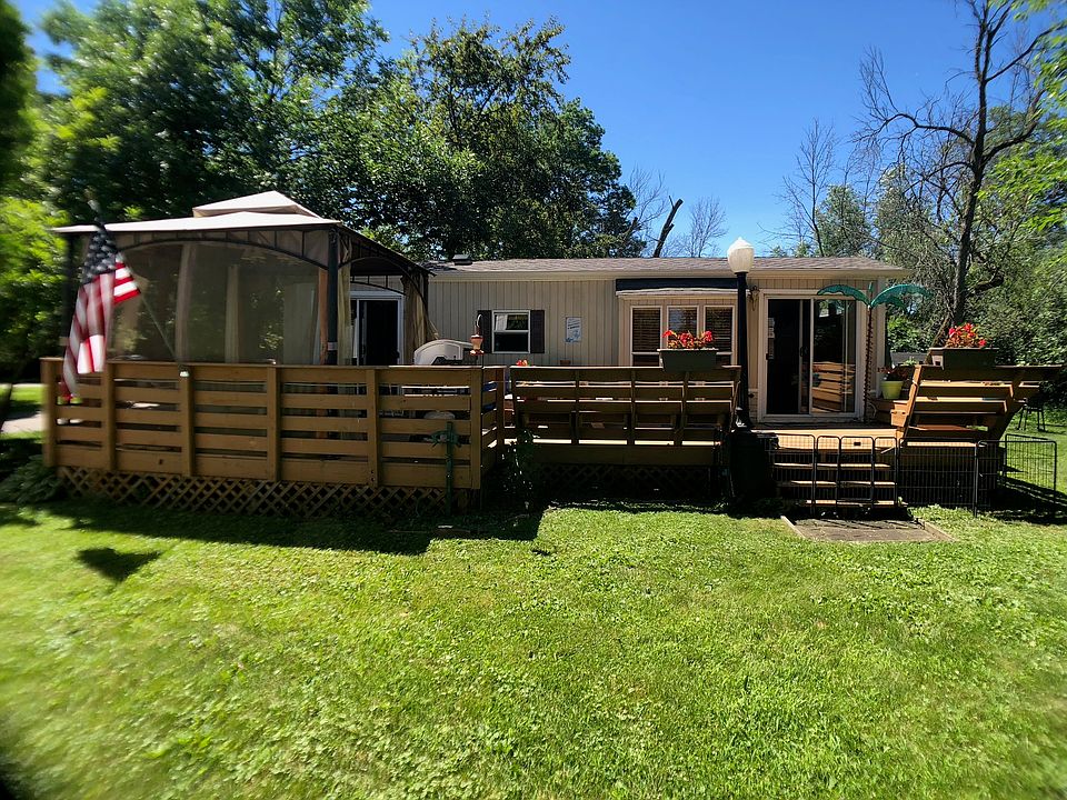 Gazebo stays!