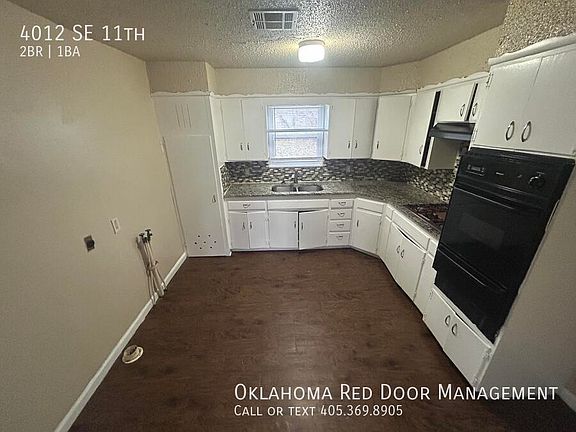 3rd image of 4012 SE 11th St