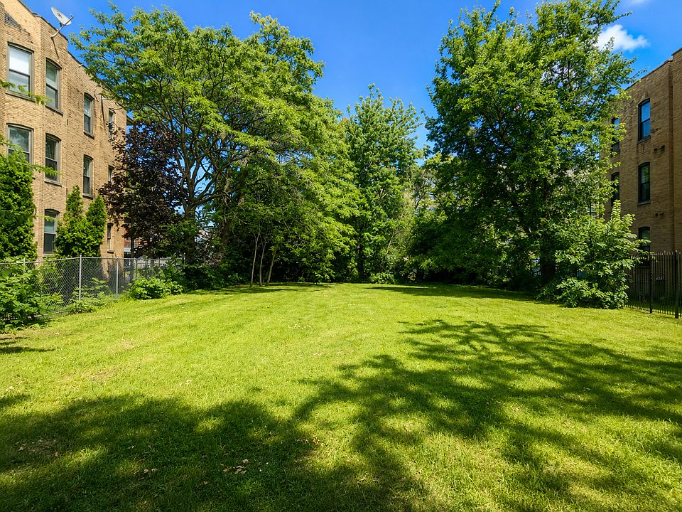 2nd image of 5031 S Michigan Ave