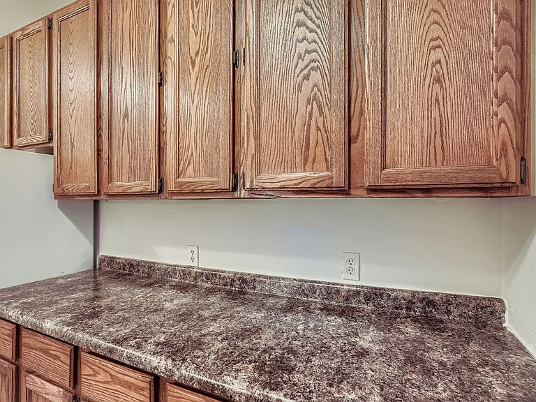 250 Marshall Ave — Photo 13