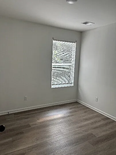 4 bed, 2.0 bath, 1233 sqft, $1,600 — Photo 2