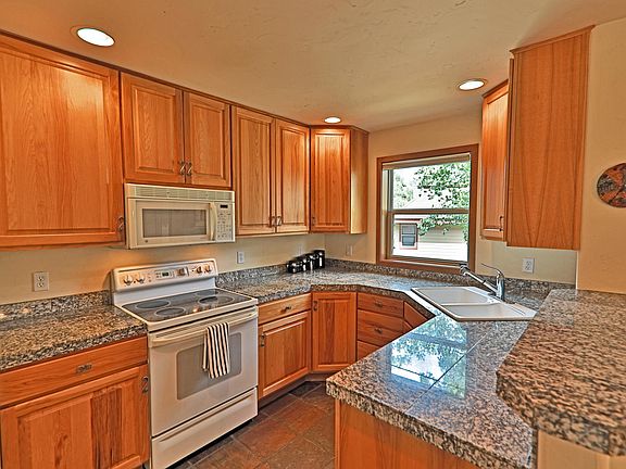 2nd image of 213 Sawyer Cir